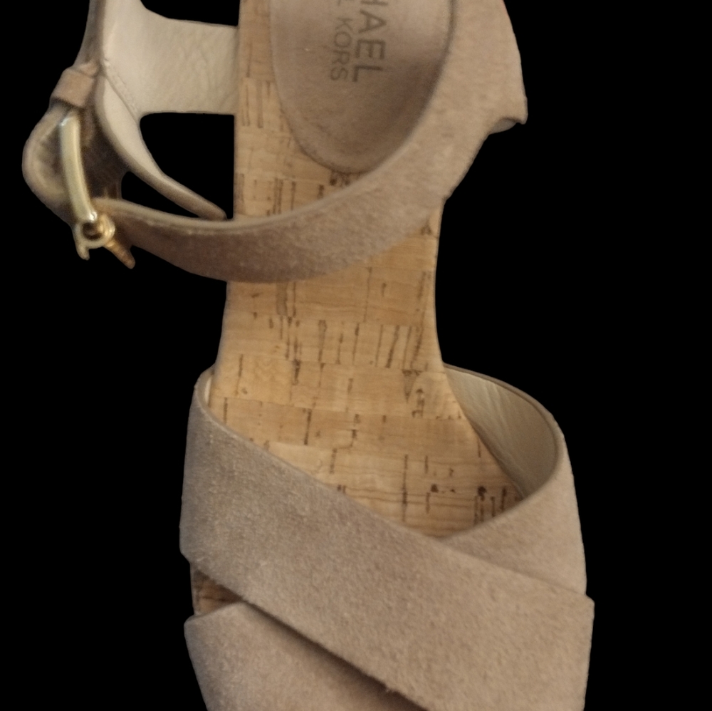 Michael kors heels (7.5) - Picture 2 of 6